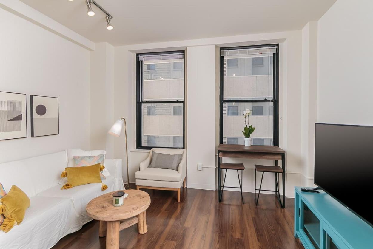 1br Luxury Studio Historic Building, Parking, Rooftop Deck & Gym Apartment Baltimore