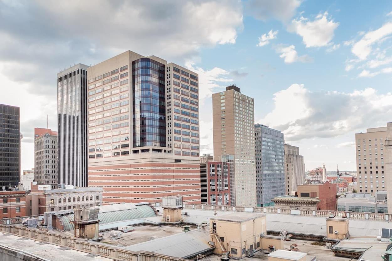 Apartment 1br Luxury Studio Historic Building, Parking, Rooftop Deck & Gym Baltimore